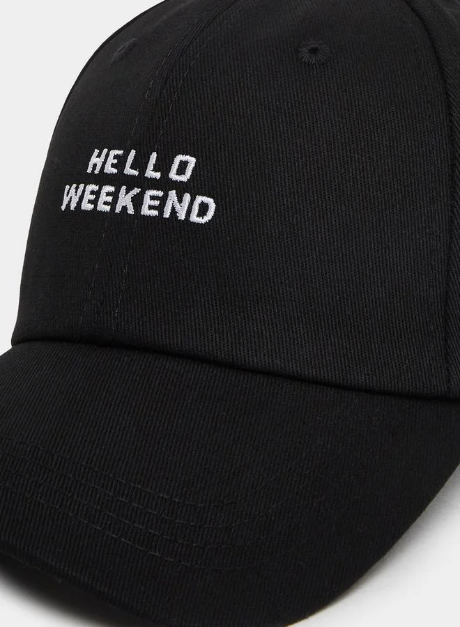 ستايلي كاب بيسبول بتفاصيل مُطرّزة